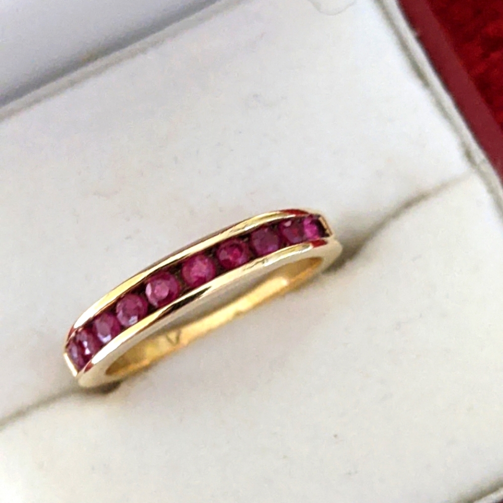 14K SOLID 💛 GOLD & NATURAL RUBY HALF ETERNITY RiNG